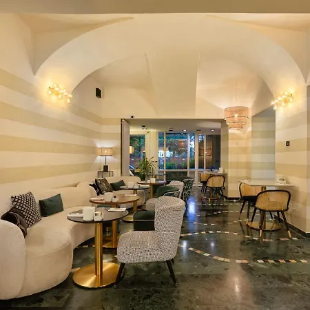 安科拉酒店 4* 韦尔巴尼亚